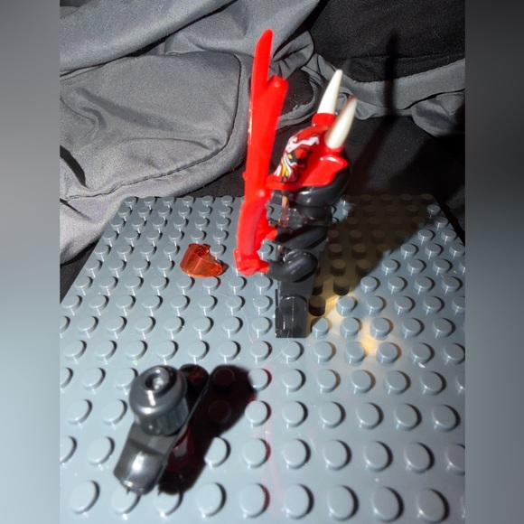 Mr. E Ninjago Minifigure - 2 Build - Picture 2 of 6